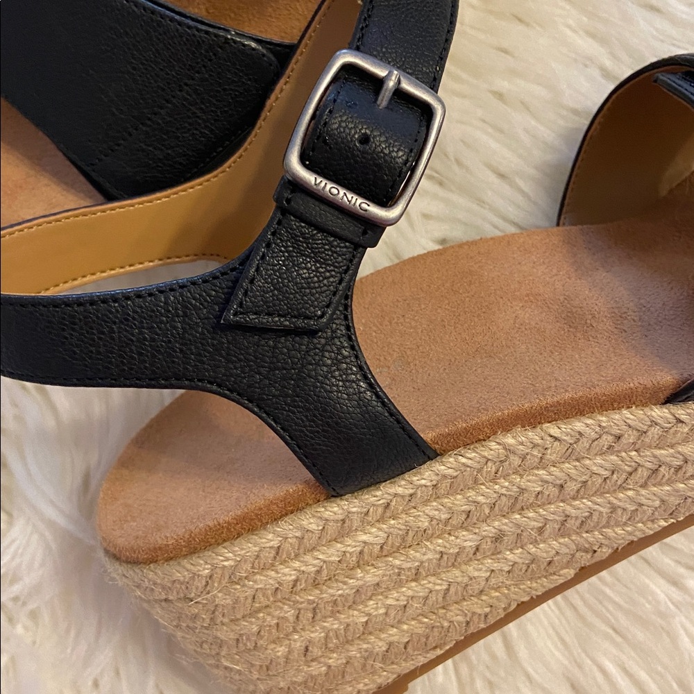 VIONIC Black Wedge Sandals SIZE 9.5 Wide BNWOT see all photos so beautiful - Picture 2 of 13
